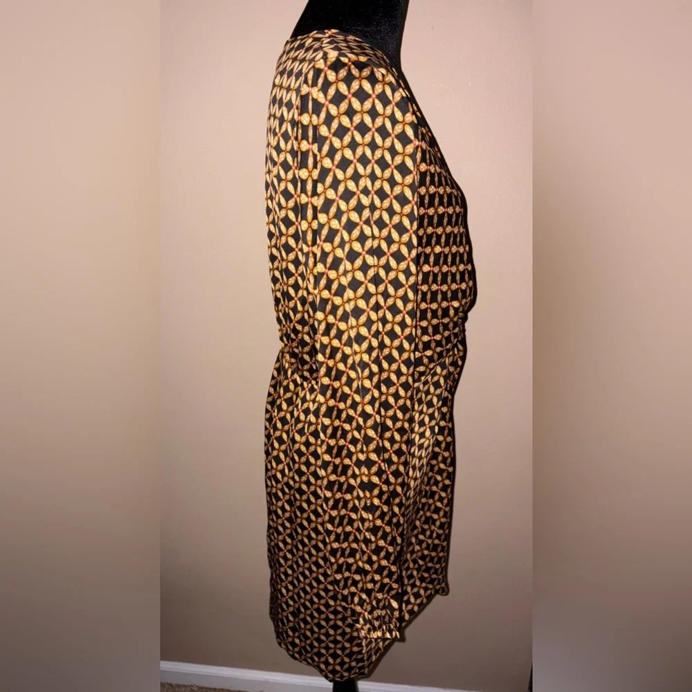 MINKPINK Black and Gold Geometric Mini Dress with cinched waistline NWT - Picture 5 of 7